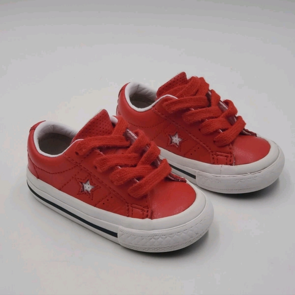 Converse One Star OX  Size 4 Toddler